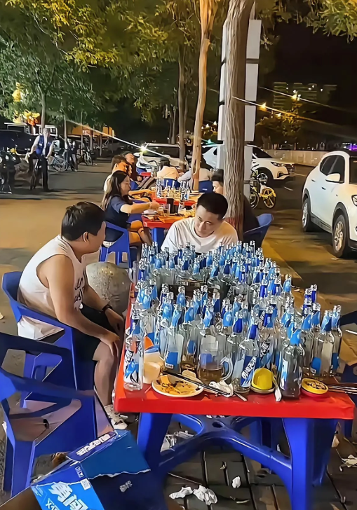 三个人，凌晨到天亮，这算什么段位？[吃瓜][吃瓜][吃瓜]