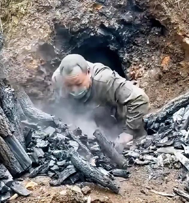 你们直接开大直接把主办方干到怀疑人生！广西选手在荒野烧炭过冬，别人都是来比赛