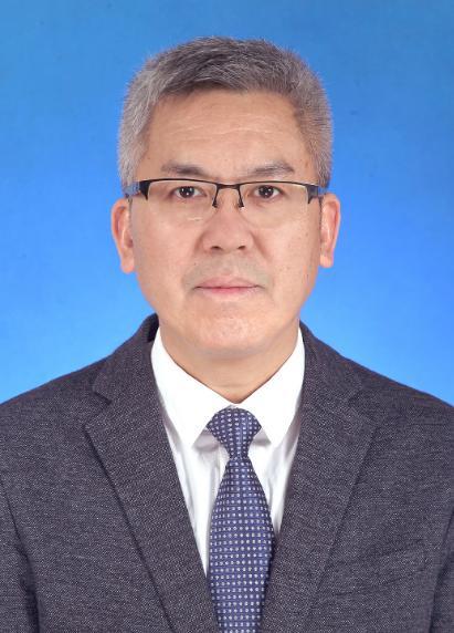 重庆涪陵区的赵昌辉私自留存涉密材料，违反生活纪律，在土地出让方面为他人谋利作