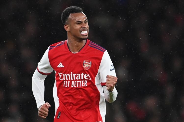 阿森纳踢的不如车子好，太羡慕车子的老詹了，有身体有技术有领袖能力。我厂现在控场能