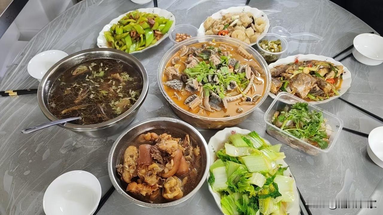 还真有点意思哟！听说漫威那旮旯好像要把克里斯·埃文斯弄回来，这漫威现在就像吃了兴