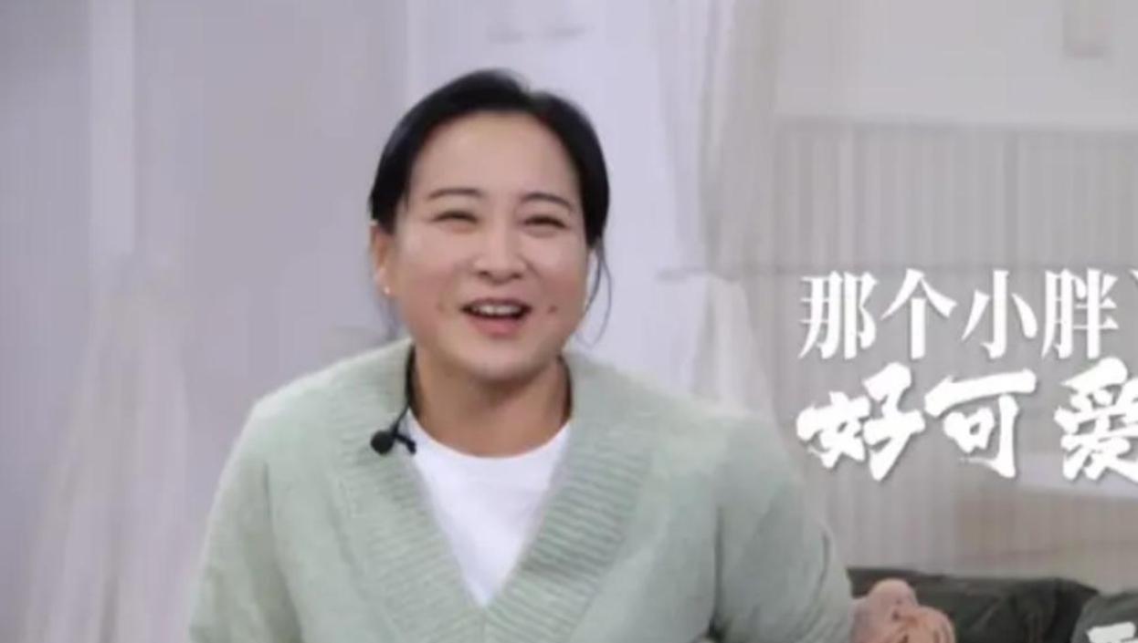 贾玲又回来了不是体重反弹回来了而是从前那个一笑就两个酒窝，看着就让人开心的贾