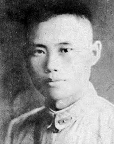 1938年5月，王敬久、关麟征驻军洛阳，警备司令祝绍周派卫兵通知开会，两人说：“