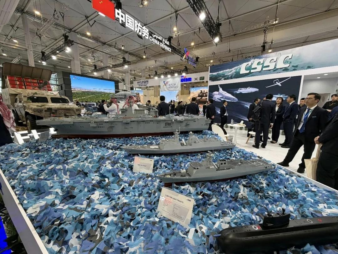 2月11日，据社交网站报道，近日，075两栖攻击舰现身沙特海军展览会上，这是一款