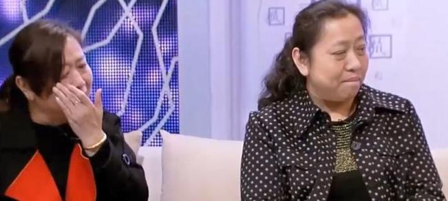 2016年，48岁长沙女子寻亲多年未果，妹夫在公交站将陌生女子错认成她，一查DN