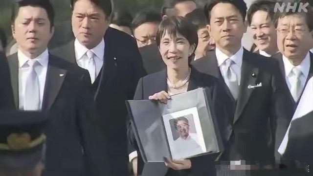 高市早苗最害怕的事情来了，商务部通告全球，禁止对日本稀土出口1月6日，中国商务部