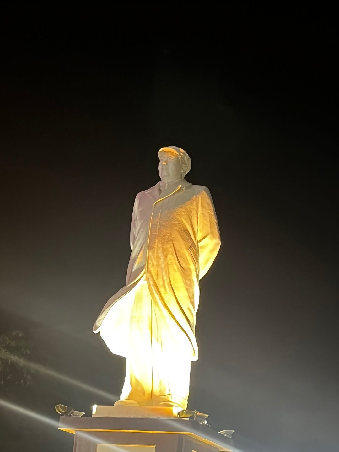 历史是位耐心的老师，如果你忘了，他会给你从头再讲一遍