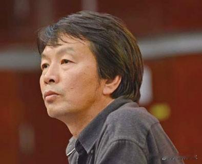 刘震云老师有段让人瞬间清醒的话:“遇到猪，不要跟它谈理想，因为它关心的是饲料；