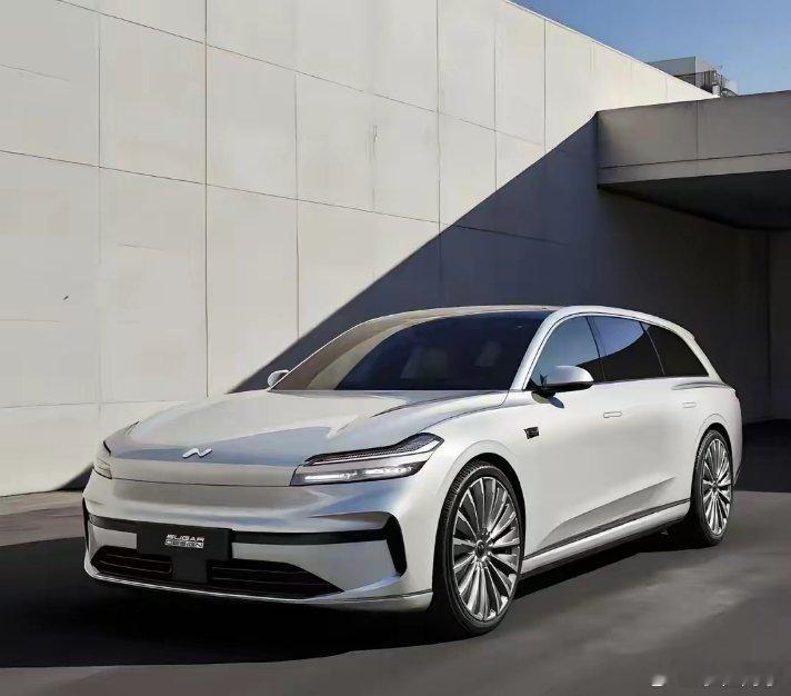 乐道E90Touring旅行车基于蔚来同源技术，搭900V高压平台与灵活装载空