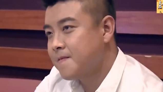 王皓老婆#看着妻子台上和别人贴身热舞，王皓全程黑脸