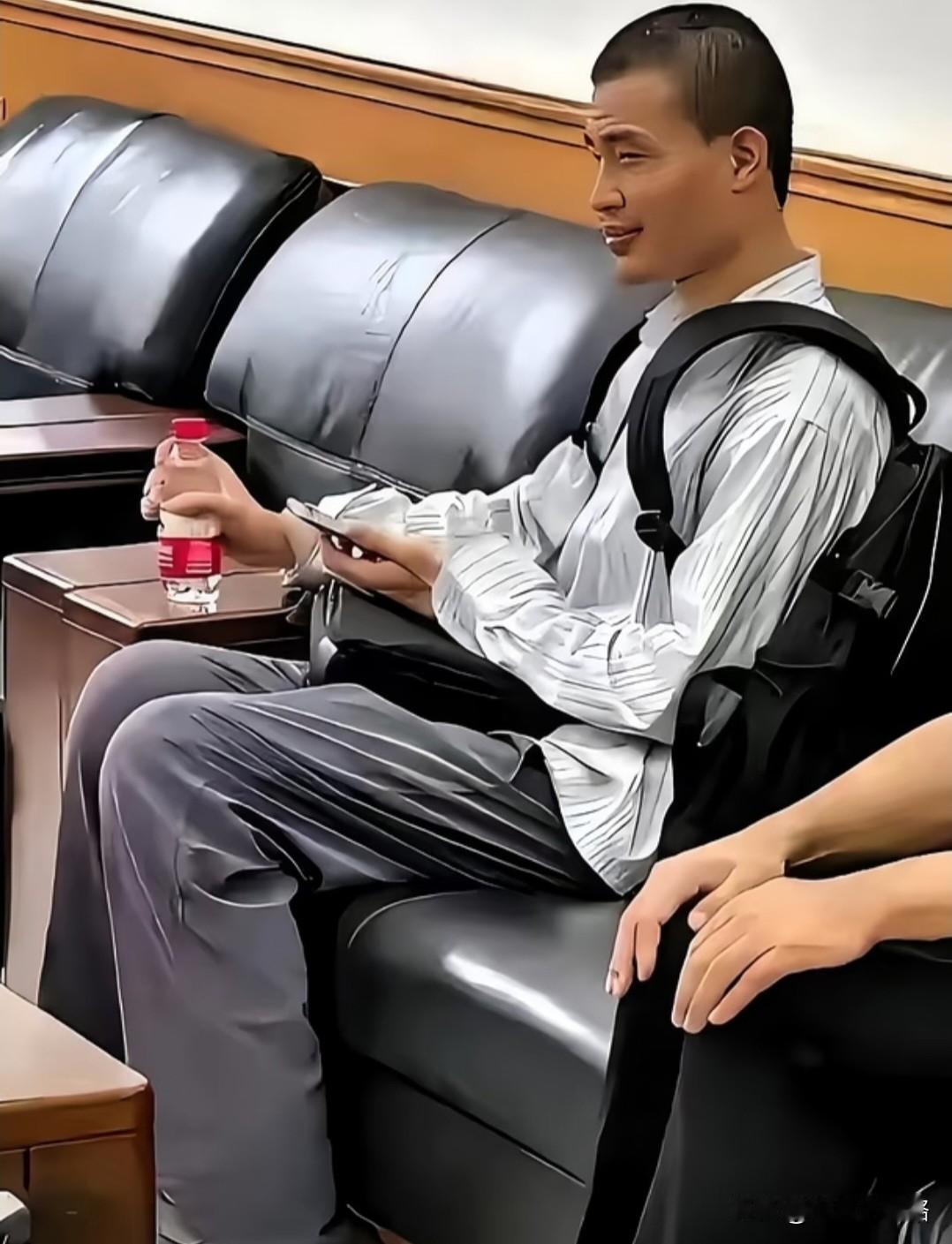 如果我是女人，我一定不会嫁给韦东奕这样的人！不是因为他不够好，和他太穷，而