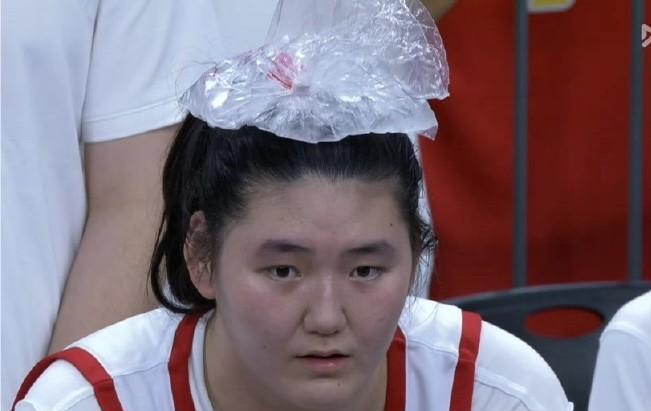 中国女篮101-55大胜波黑女篮，中国女球员表现点评！一、表现出色（3人）1