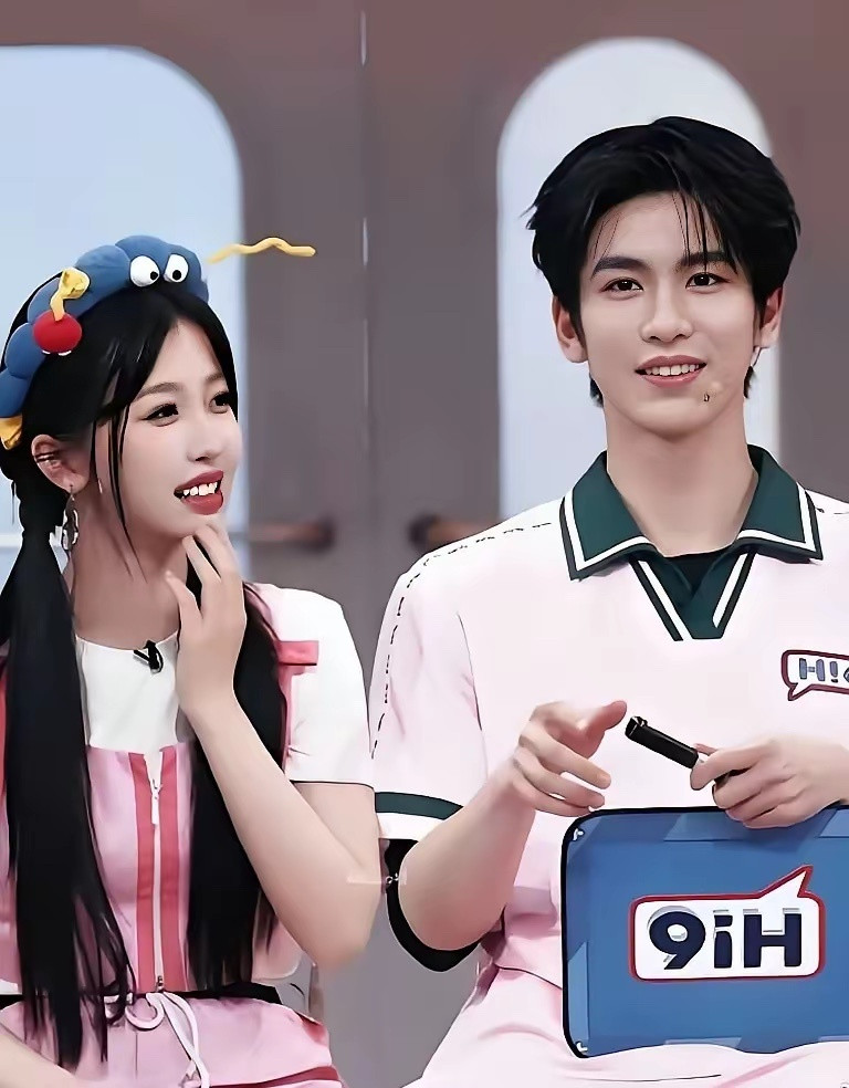 盘点张凌赫合作过的8位女演员！你们觉得跟谁更有CP感？1️⃣张凌赫&赵今麦