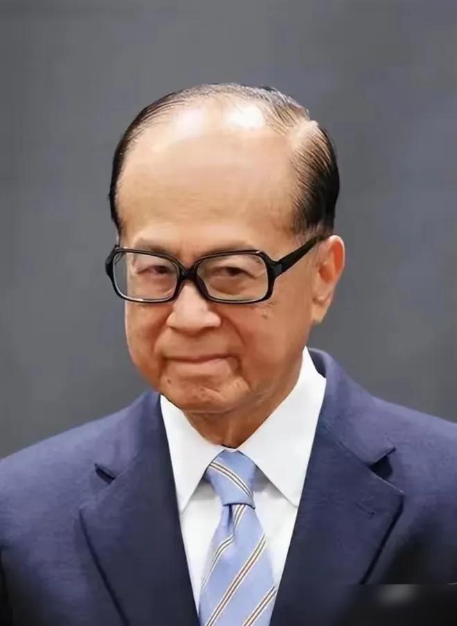 万万没想到！李嘉诚坚持内地捐款不冠名，背后原因竟藏着大智慧！他说“冠名再撤掉更尴
