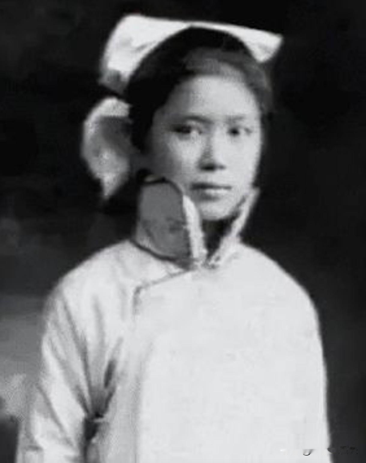 《孙中山原配妻子卢慕贞》[赞]
