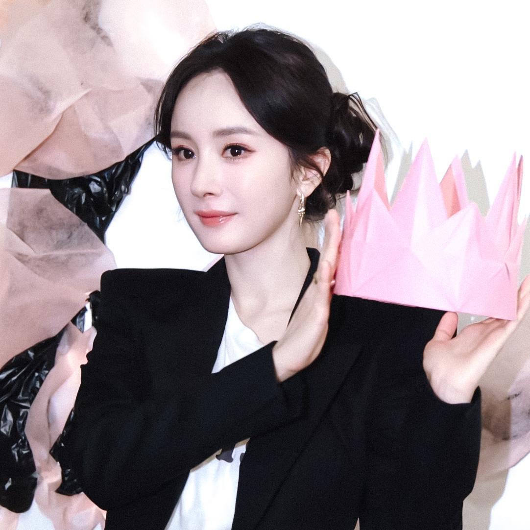 ▪️杨幂｜🌸一天一天贴近你的心🫧杨幂