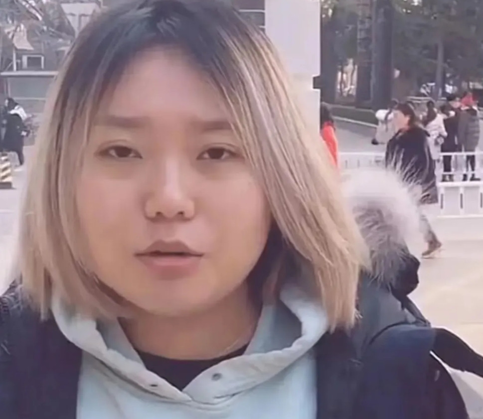 我闺蜜在看了李雪琴的新闻后，突然冷不丁的说一句，直接把我整懵圈了。她说:“如