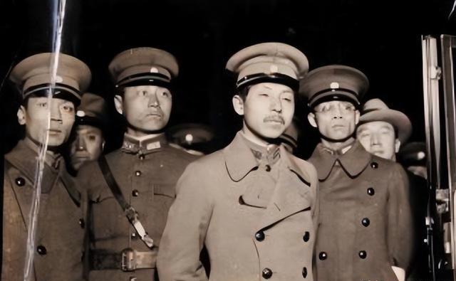 1928年，杨宇霆一脚踢开张学良家的门，训斥道：“你这个少帅还要不要当了？”张学