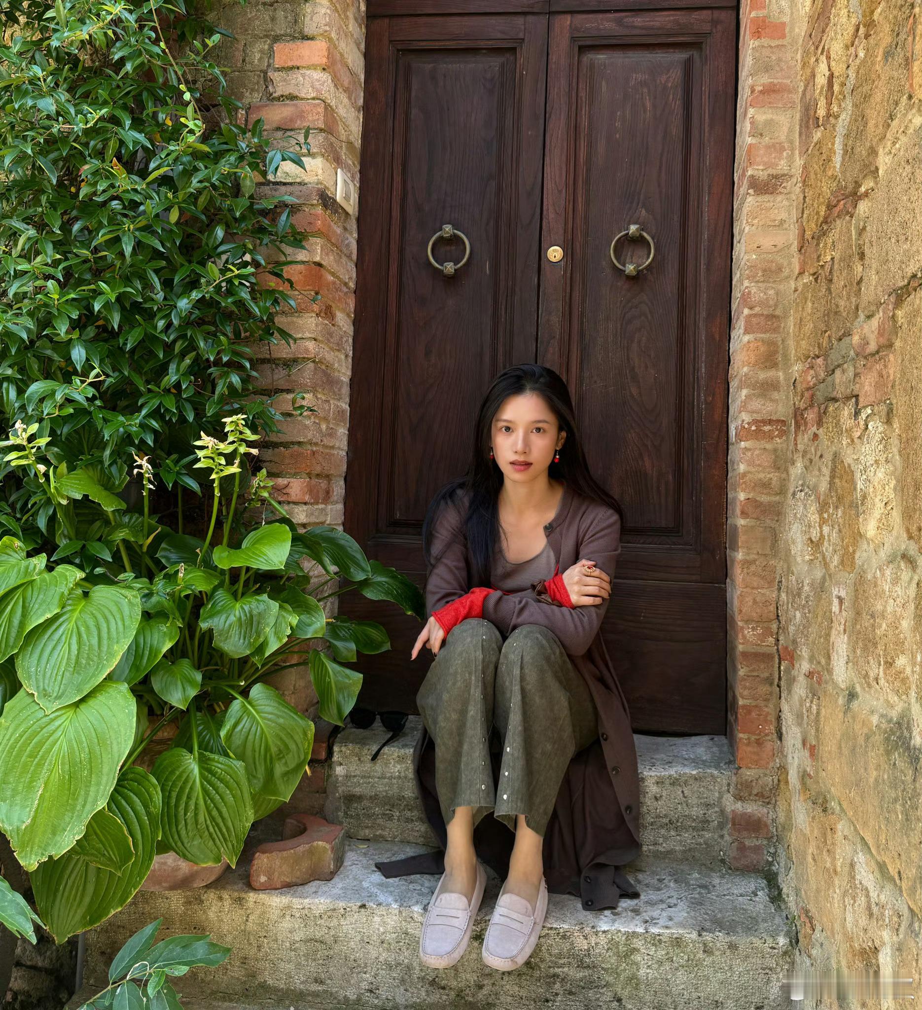 看完张婧仪这组图我呼吸都顺畅了​​​