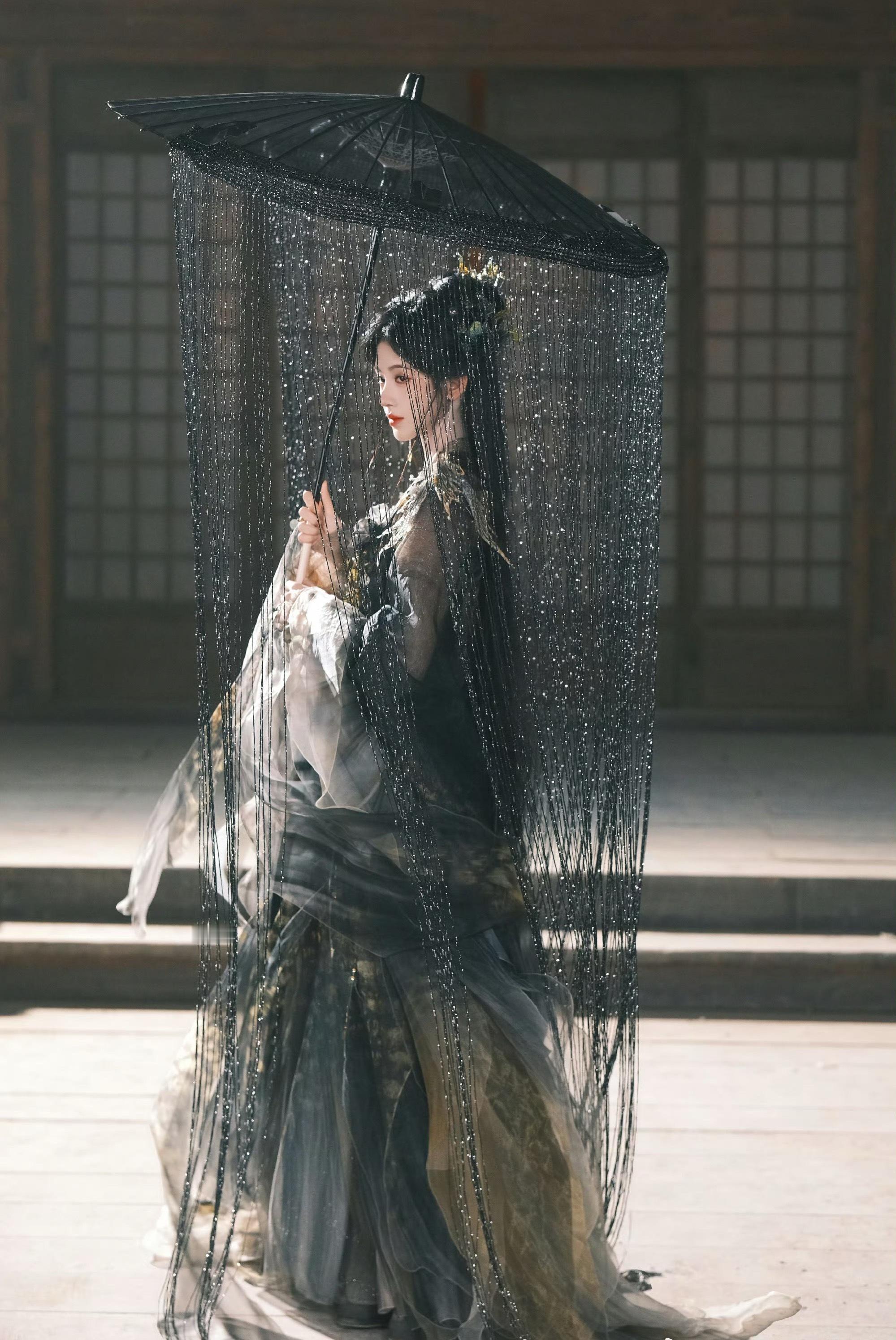 鞠婧祎今日造型，妆造真下足了工夫​​​