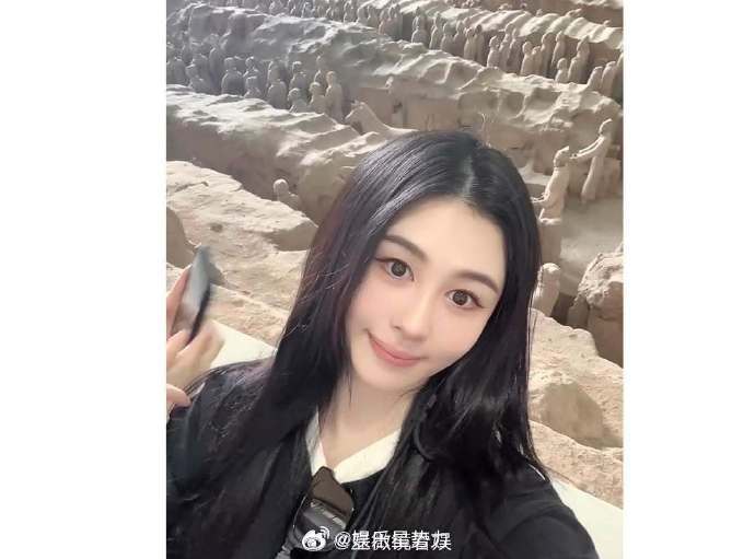 邱淑贞带两个女儿同游西安邱淑贞两个女儿颜值被邱淑贞一家的西安之旅甜到了！近日，