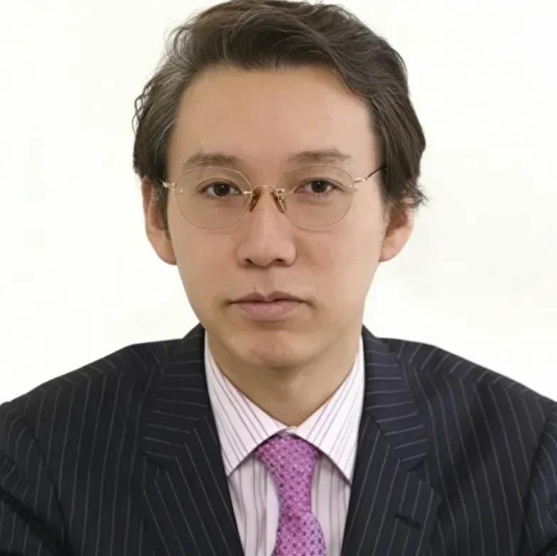 日本专家又爆神论！中国出手管制，他们竟欢呼“机会来了”！24日，中国商务部宣