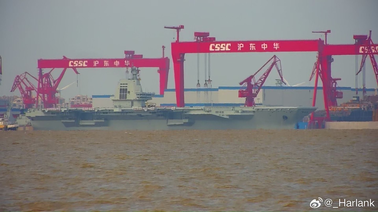 现场图来了，“福建舰”再次出海，接下来或将正式服役！根据网友发布的最新现场图来看