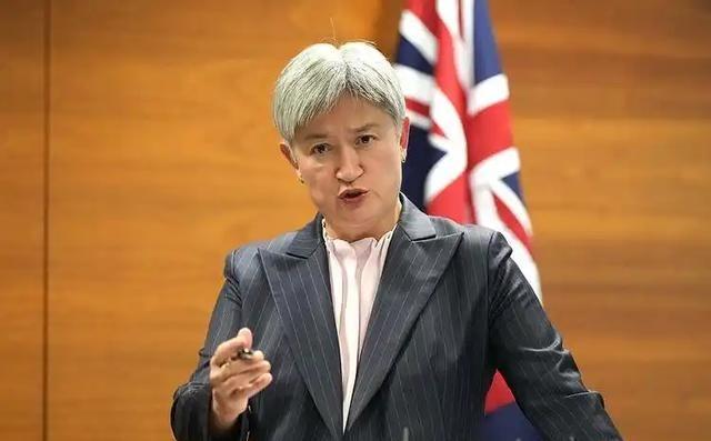 重磅！日前澳大利亚外长黄英贤在印度新德里扔下一颗重磅炸弹。澳印日美四国外长刚刚结