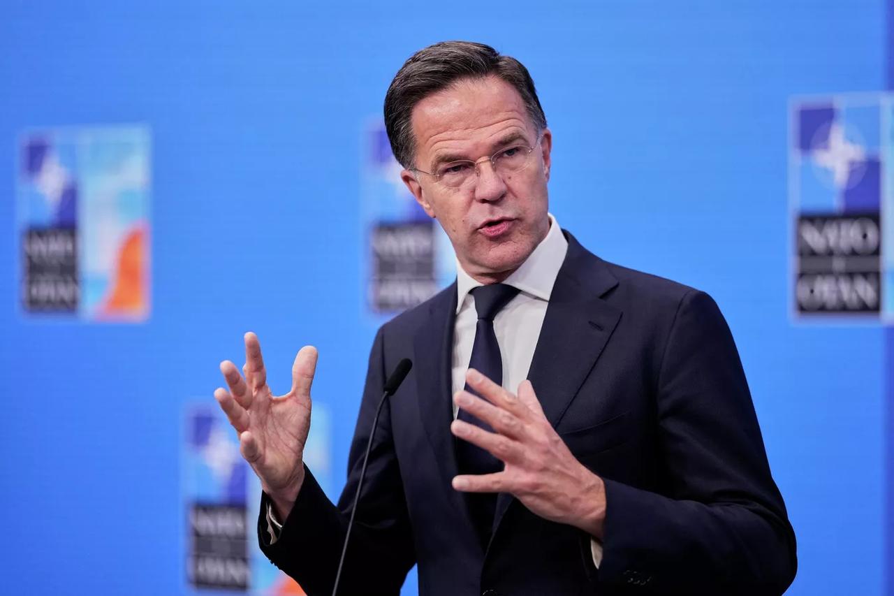 完犊子，这下吕特说什么都不好使了。据消息人士爆料，美国已经开始裁撤与北约有关的军