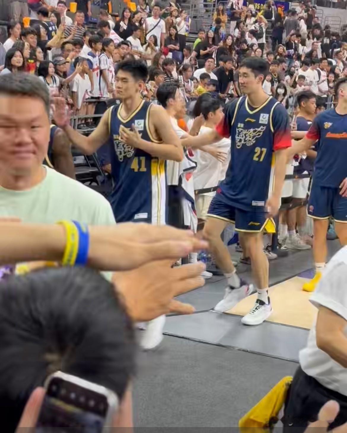 广东宏远男篮最新消息！据媒体人透露，广东宏远男篮瞄准NBA训练营太阳队中锋里斯