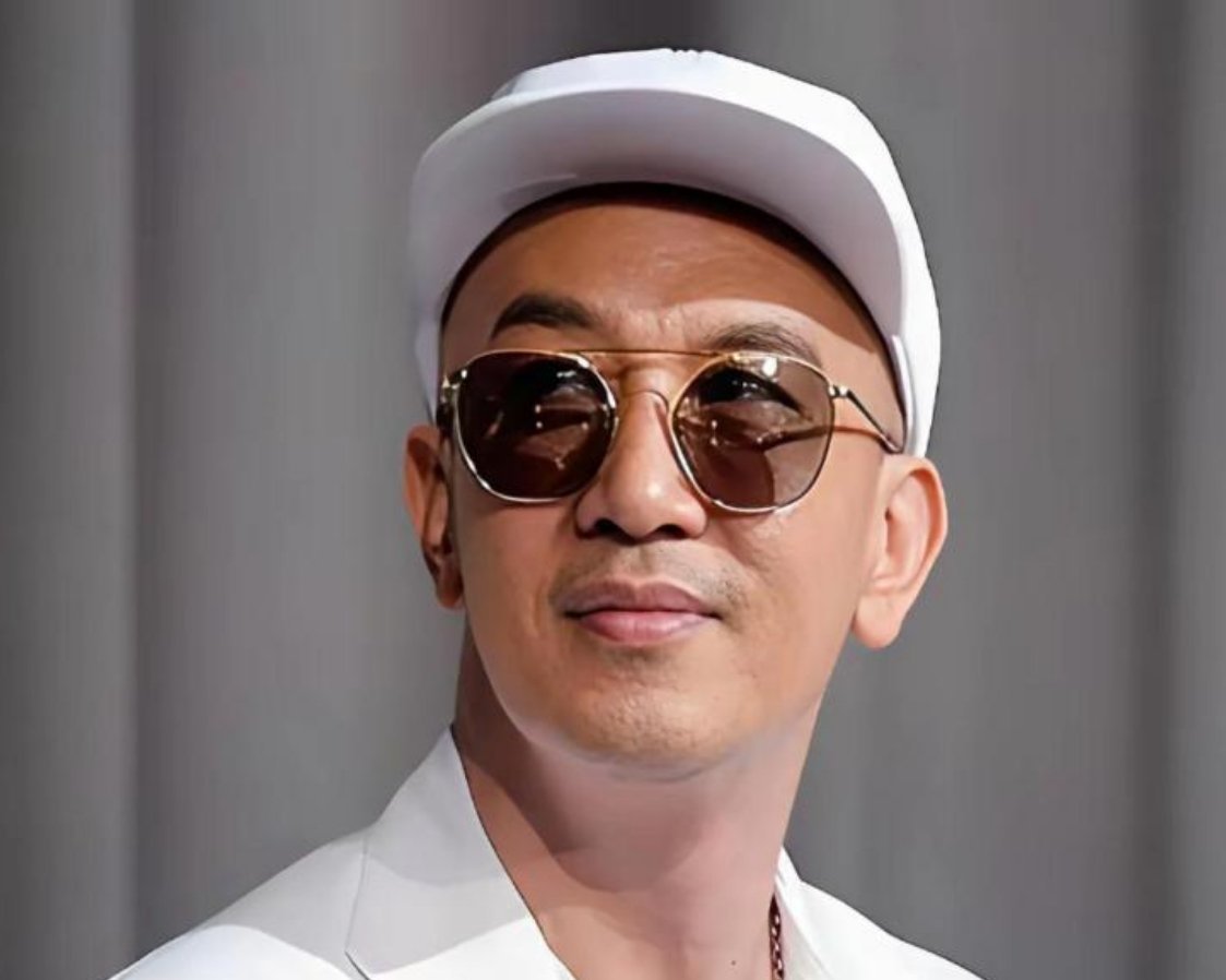 一直很奇怪，S已经不在了，具俊晔在湾湾到底靠什么生活？小S说，姐夫具俊晔除了每天