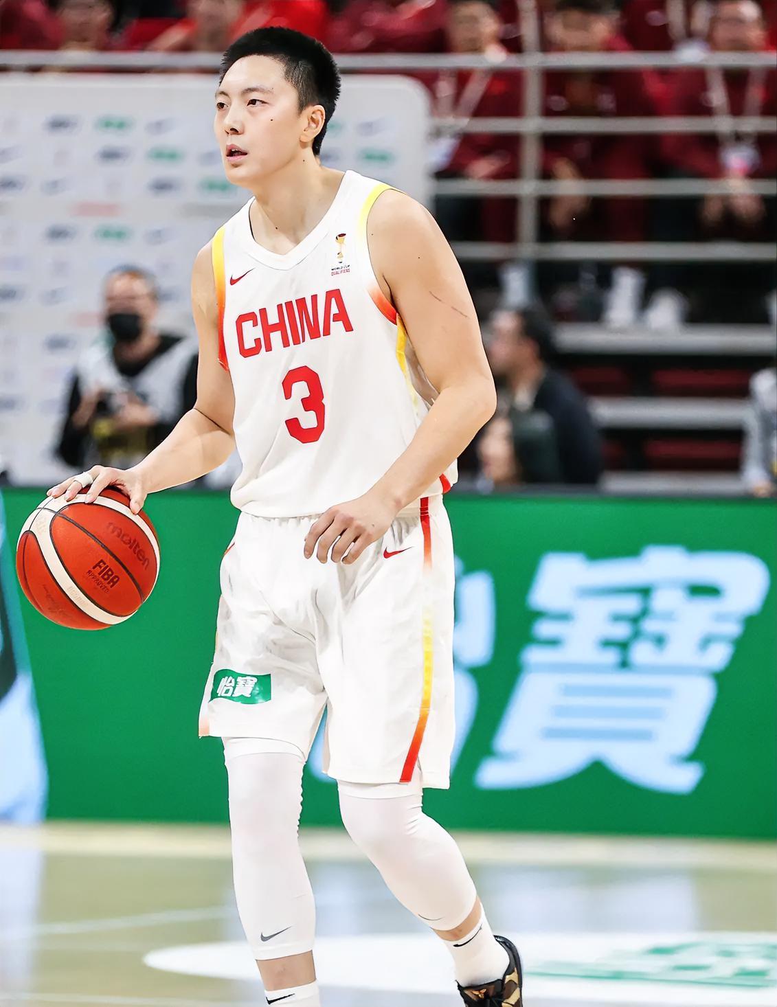 中国男篮后卫胡明轩真是让人大吃一惊！在今天中国男篮83-78险胜乌拉圭男篮的比赛