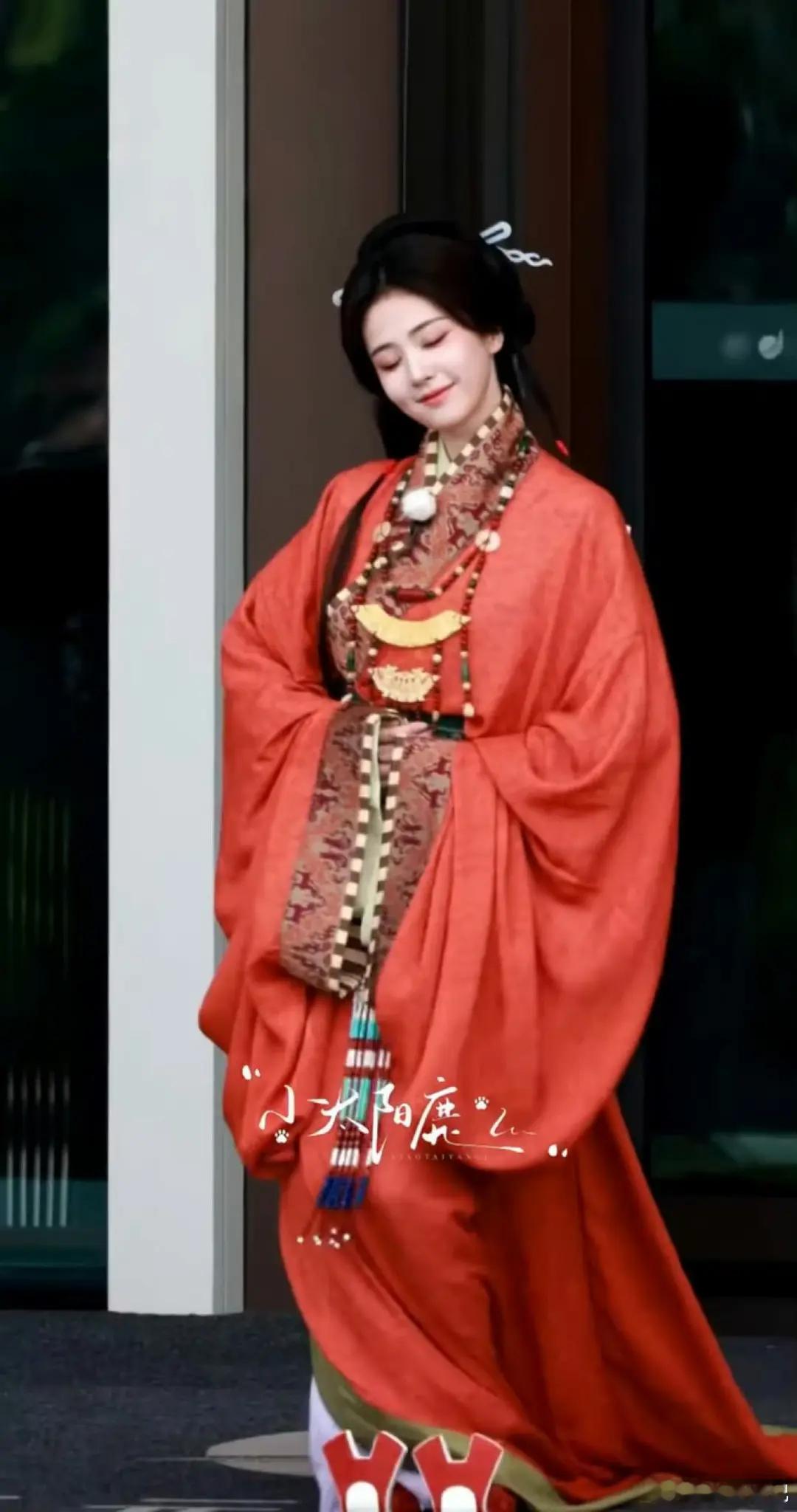 白鹿这战国袍会截胡作品吗