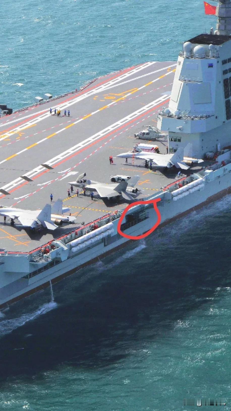 福建舰再次曝光新武器，居然还是6联装，火力太猛了吧！福建舰首次海上实兵演练，