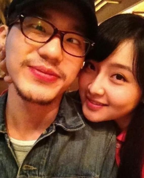 白宇前女友发文晒亲密合照，曝光他早年网名“小凡”的秘密今天娱乐圈最大的瓜，当属