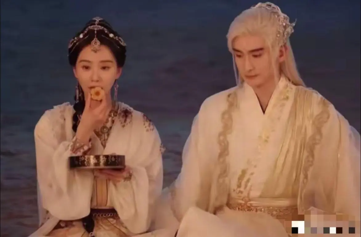 网友这么评价刘诗诗新剧中的表现，简直就是天才。说刘诗诗一股淡淡的死感，摸鱼上班