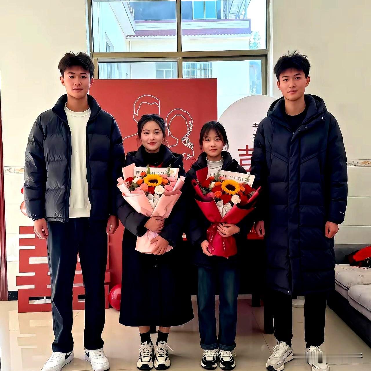 刷到个帖子，真给我看乐了。双胞胎儿子娶双胞胎媳妇，这概率比中彩票还低。关键配