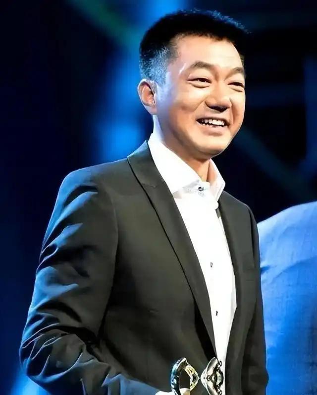 演员董勇曾自爆，我第一段婚姻维持了十年，失败的主因在我，我太太非常好，她比我年长
