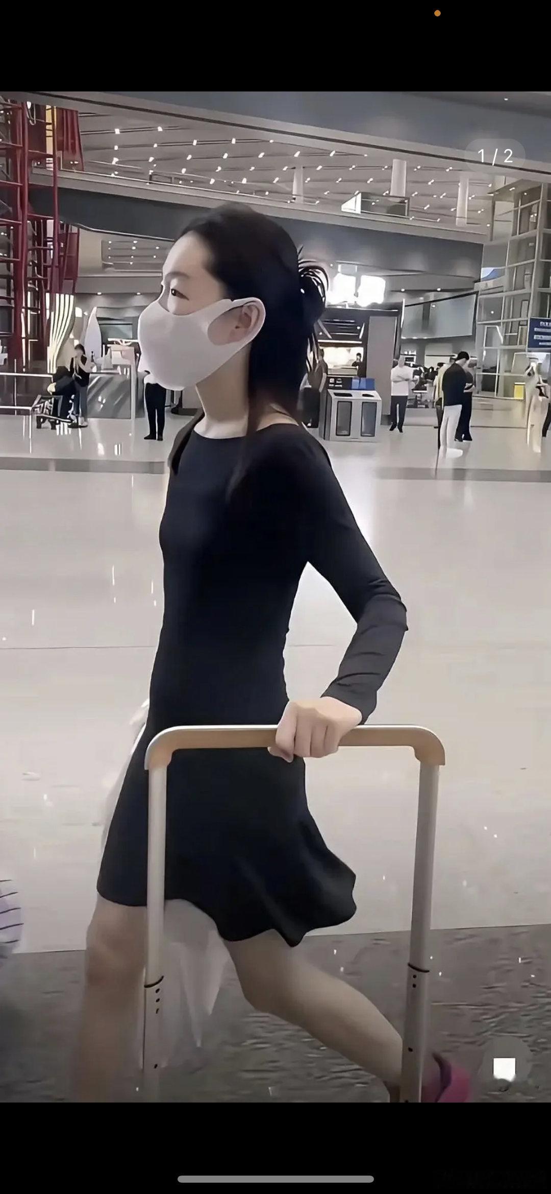 周冬雨这外形，居然是明星