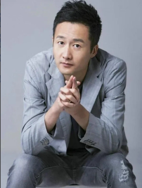 2012年，在《父母爱情》的片场，孔笙想到还缺一个演员，急得不行，突然看到了一个