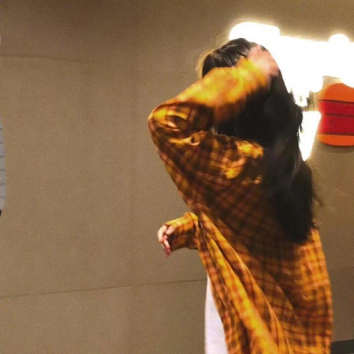 我一直建议大家在情感关系中要主动，这个主动并不是直接表达想法，也不是毫无方向的直