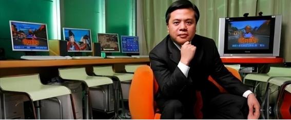 美国超级富豪苏世民，曾经公开放话：“美国正在把中国逼成无法战胜的对手！”随后，他