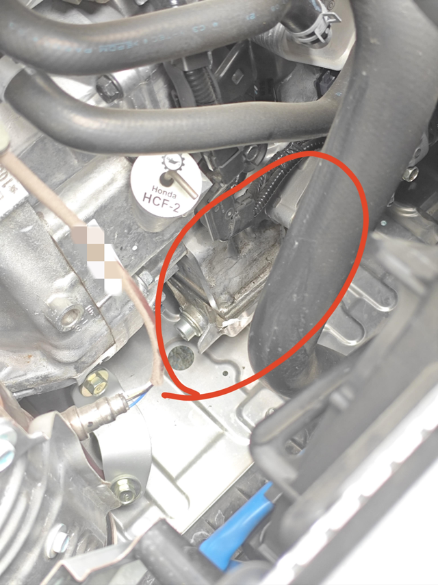 变速箱渗油变速箱这里渗油正常吗