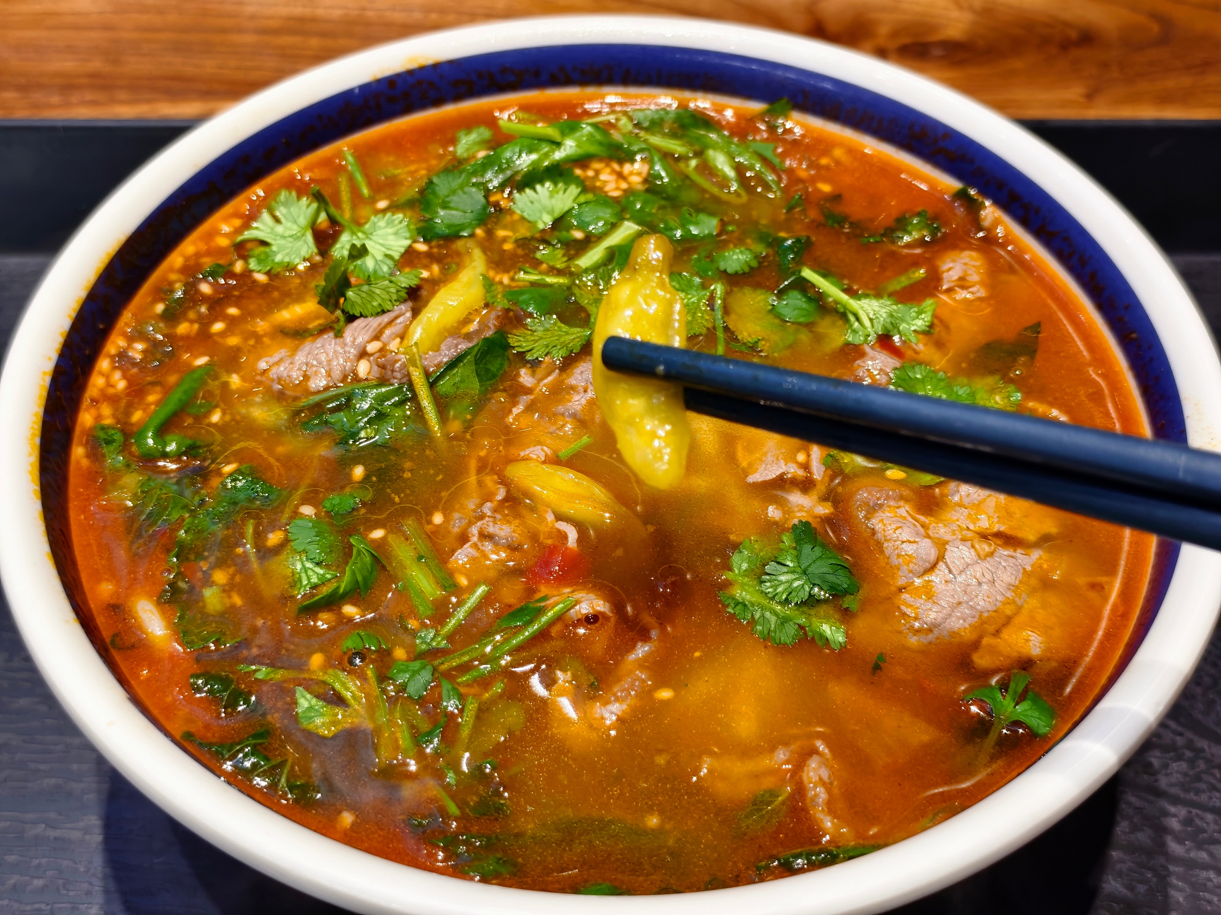 兄弟们，今天推荐一个我来杭州才吃到的特色云南米线，叫云阿蛮！在杭州很久没有吃过泡