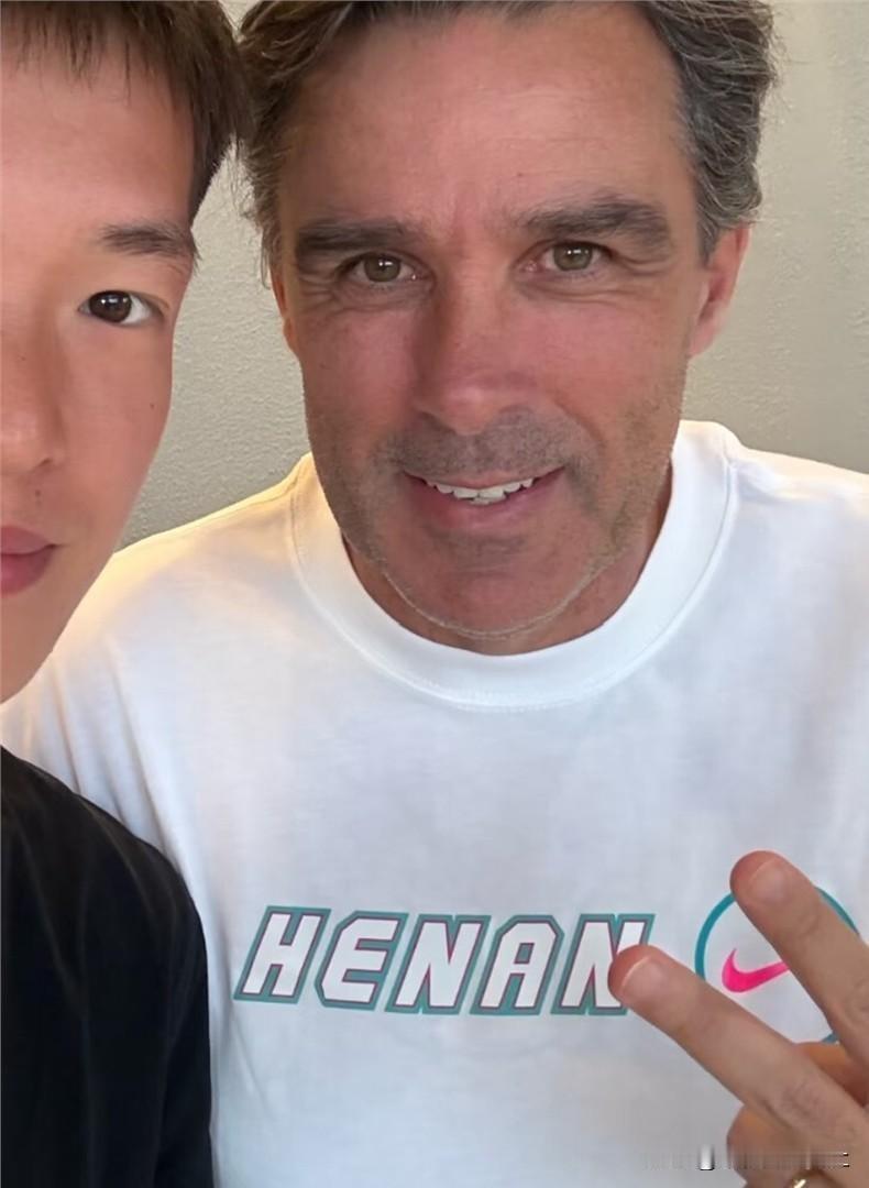 申花盯上河南队主帅拉莫斯？中超选帅变熟人调岗，这波操作把球迷看懵了！申花盯上