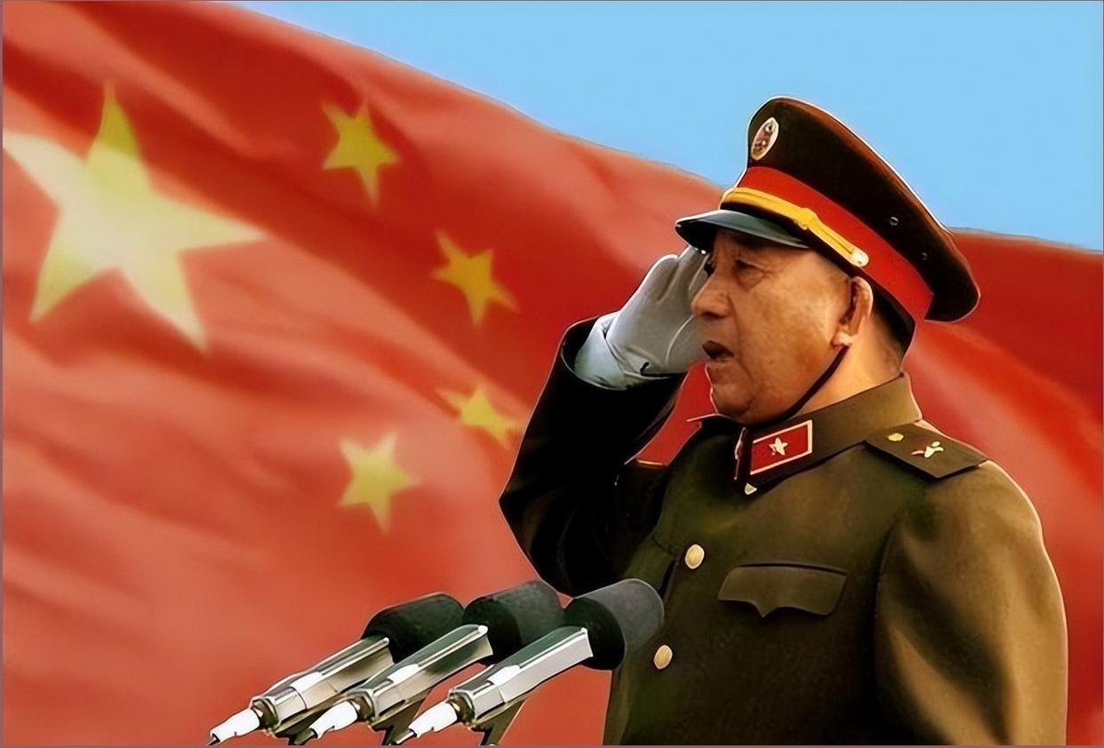 1988年授衔，他突然向国防部长敬礼，秦基伟慌忙去拦，他却红着眼圈：你永远是我的