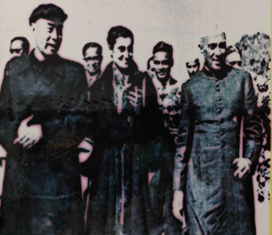 印度人真有意思！1954年，中印关系还是很好的时候，印度总理尼赫鲁访华，伍豪就带