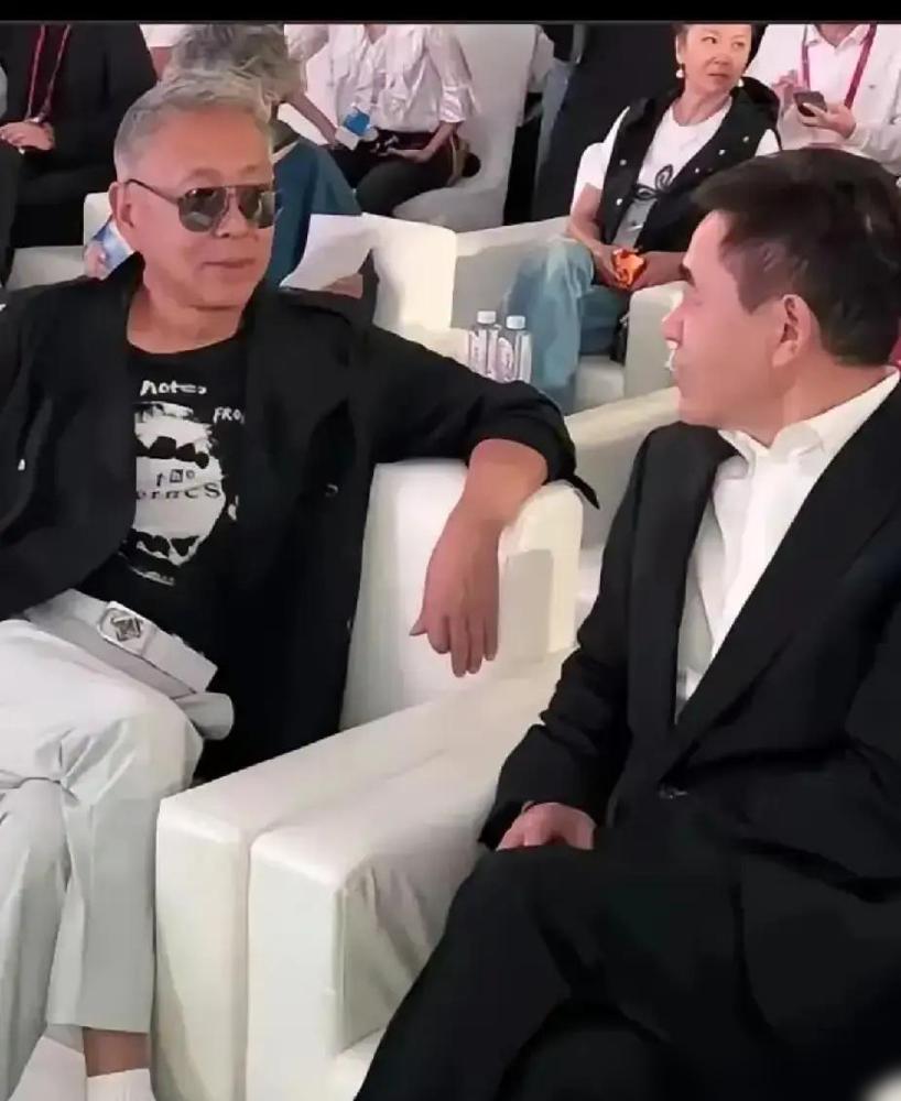 陈道明戴墨镜被骂耍大牌？你错了！陈宝国一个举动，全网闭嘴！别只盯着墨镜。3