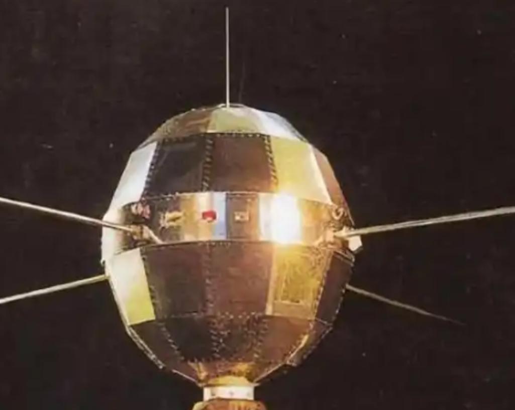 为什么东方红一号至今都没有坠入大气层？很简单，因为当初把东方红一号发射出去的时候