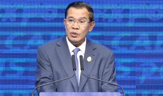 冲突爆发后洪森被曝逃往国外他的专机已在他国落地24号两国军队在边境交火，